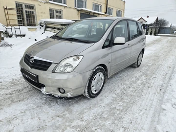 Авто Toyota Corolla Verso 2002 № 8403521
