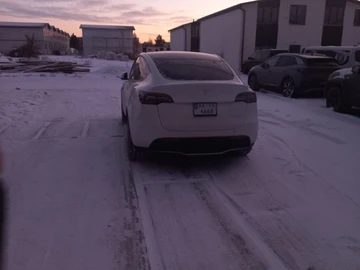 Авто Tesla Roadster 2023 № 8403560