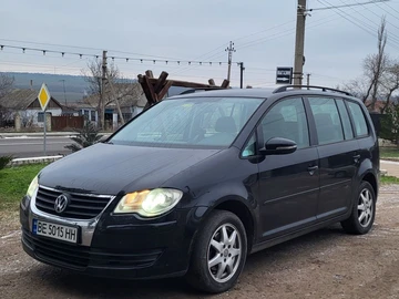 Авто Volkswagen Touran 2010 № 8403561