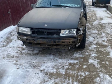 Авто Opel Vectra 1989 № 8405108
