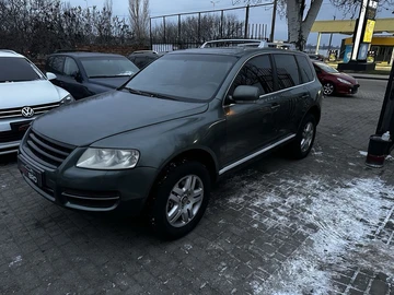 Авто Volkswagen Touareg 2004 № 8405315