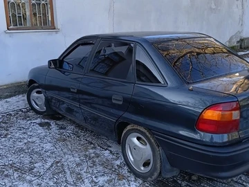 Авто Opel Astra 1994 № 8406292