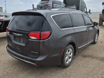 Авто Chrysler Pacifica 2017 № 8406389