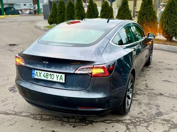 Авто Tesla Model 3 2018 № 8406685