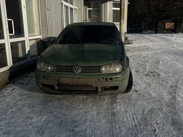 Авто Volkswagen Golf 2000 № 8406707