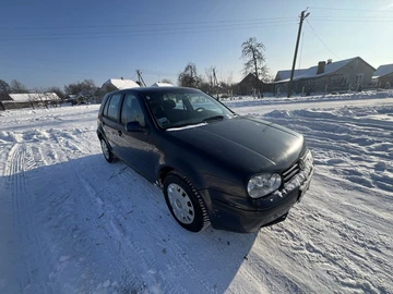 Авто Volkswagen Golf 2000 № 8407023