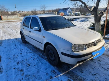 Авто Volkswagen Golf 2000 № 8407909