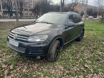 Авто Volkswagen Touareg 2014 № 8408175