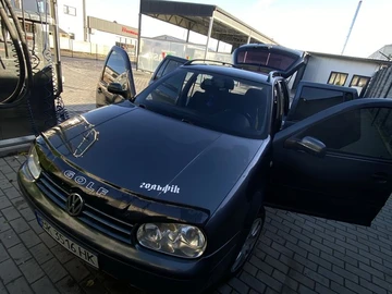 Авто Volkswagen Golf 2002 № 8408243