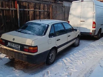 Авто Volkswagen Passat Sedan 1990 № 8408248
