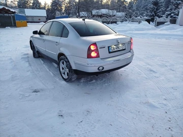 Авто Volkswagen Passat Sedan 2003 № 8409001
