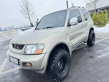Авто Mitsubishi Pajero 2000 № 8409024