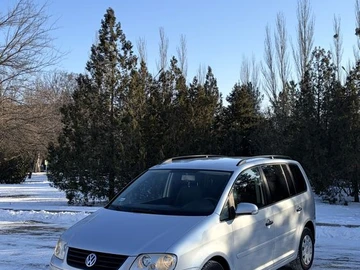 Авто Volkswagen Touran 2006 № 8409575