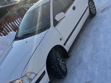 Авто Volvo V40 Kombi 1998 № 8410432