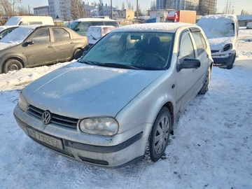 Авто Volkswagen Golf 2000 № 8411320