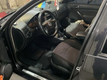 Авто Volkswagen Golf 2002 № 8411351