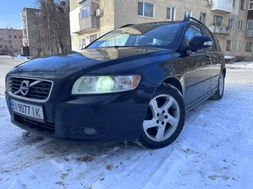 Авто Volvo V50 2010 № 8412476