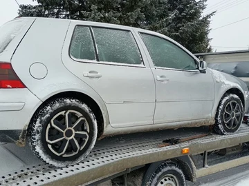 Авто Volkswagen Golf 2001 № 8412658