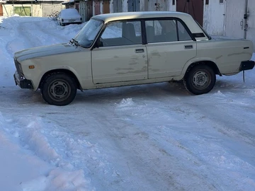 Авто ВАЗ 2107 1988 № 8413355