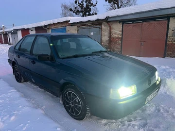 Авто Volkswagen Passat Sedan 1989 № 8414148