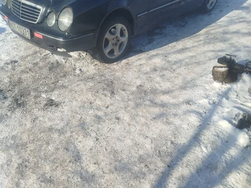 Авто Mercedes 220 2001 № 8414557
