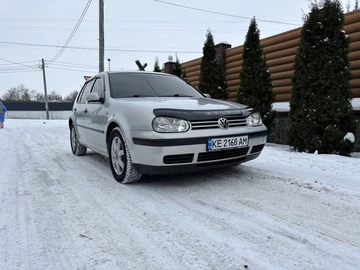 Авто Volkswagen Golf 2000 № 8415131