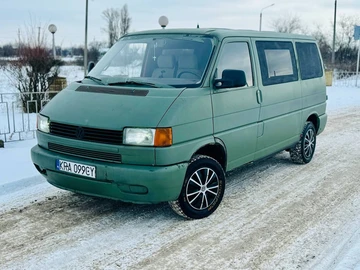 Авто Volkswagen Transporter 2000 № 8416864