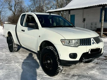 Авто Mitsubishi L 200 2012 № 8417020