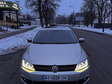 Авто Volkswagen Jetta 2010 № 8417415