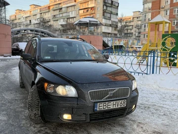 Авто Volvo V50 2004 № 8417684