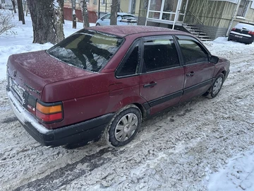 Авто Volkswagen Passat Sedan 1990 № 8419332