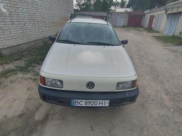 Авто Volkswagen Passat Hatchback 1989 № 8420122
