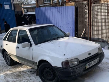 Авто Ford Escort 1989 № 8420228