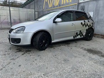 Авто Volkswagen Golf 2004 № 8420236