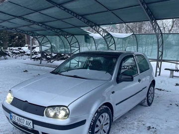 Авто Volkswagen Golf 2000 № 8420248