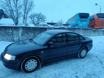 Авто Volkswagen Passat Sedan 2000 № 8420252