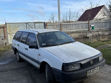Авто Volkswagen Passat Variant 1990 № 8420573