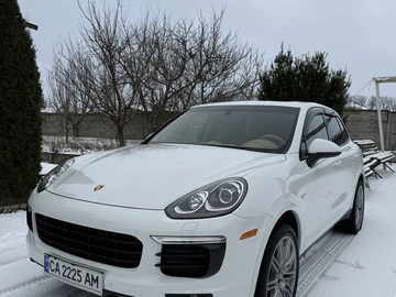 Авто Porsche Cayenne S Hybrid 2017 № 8420586