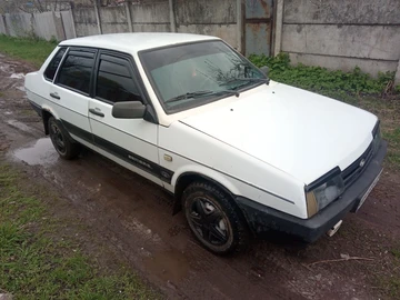 Авто ВАЗ 21099 1993 № 8420909