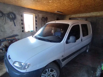 Авто Peugeot Partner 2000 № 8421162