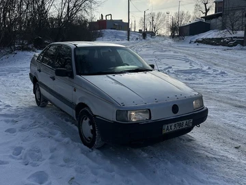 Авто Volkswagen Passat Sedan 1990 № 8421187