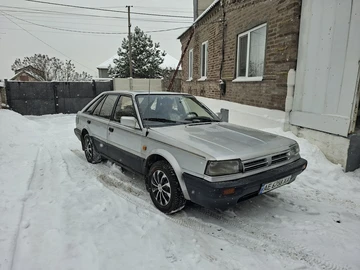 Авто Nissan Bluebird 1989 № 8421206