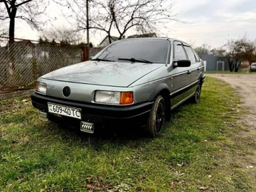 Авто Volkswagen Passat Sedan 1989 № 8422147
