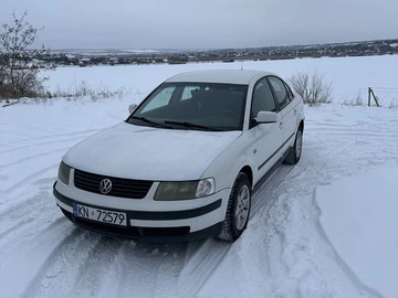 Авто Volkswagen Passat Sedan 2000 № 8422235