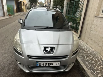 Авто Peugeot 5008 2012 № 8422463
