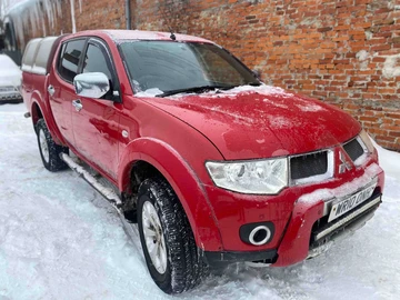 Авто Mitsubishi L 200 2010 № 8422854