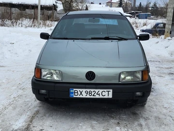 Авто Volkswagen Passat Sedan 1989 № 8422935