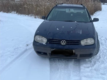 Авто Volkswagen Golf 2000 № 8422943