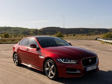 Авто Jaguar Xe 2015 № 8423097