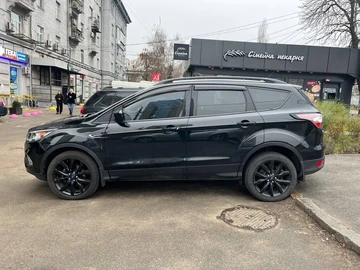 Авто Ford Escape 2018 № 8423282